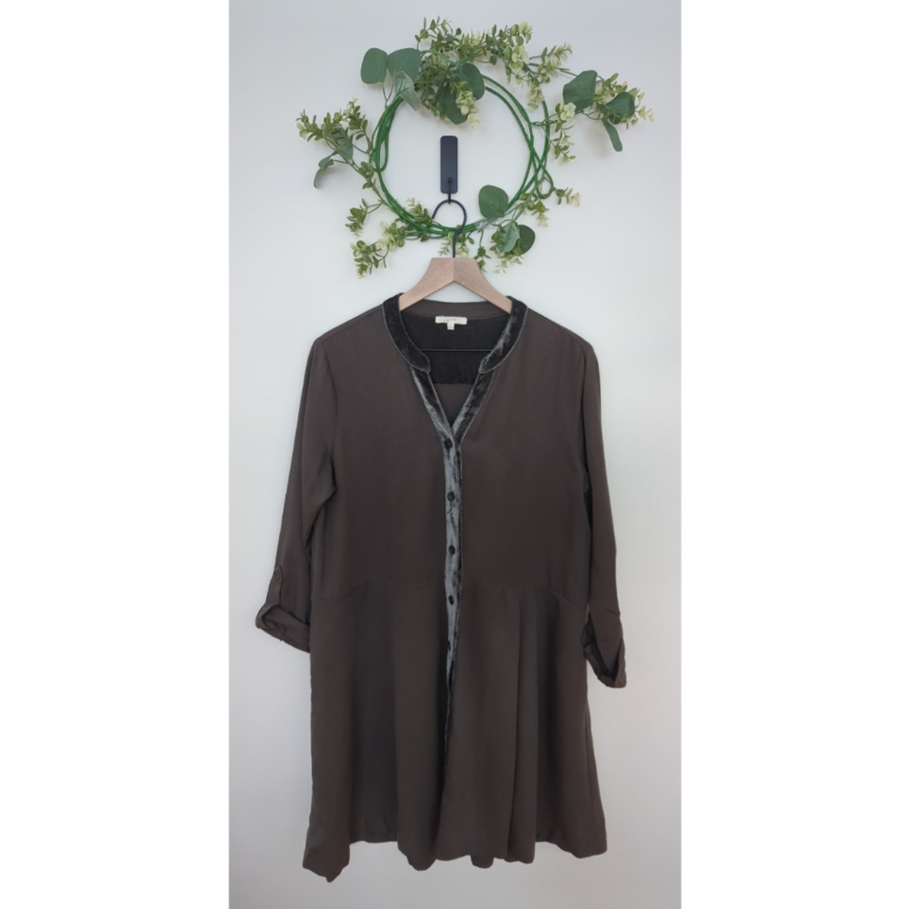 Mysteree Women's large dressExcellent Used condition EUC one very small flaw